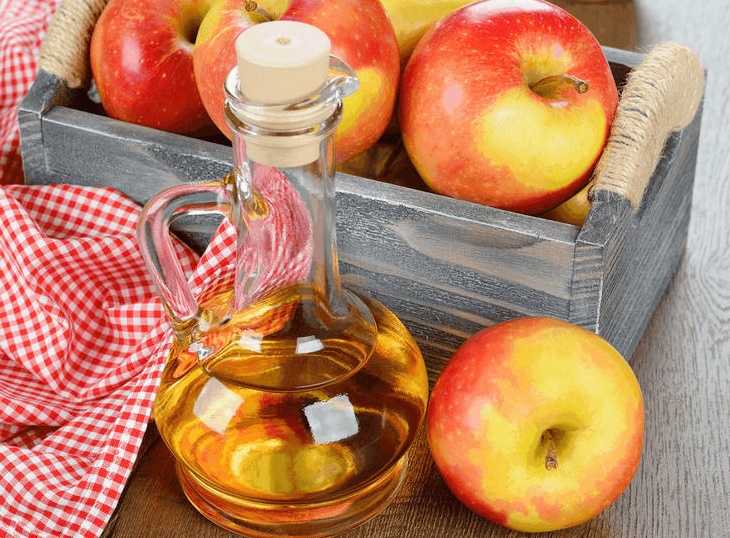Benefícios de usar o vinagre de maçã para lavar o rosto