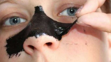 Máscara de carvão caseira para eliminar cravos