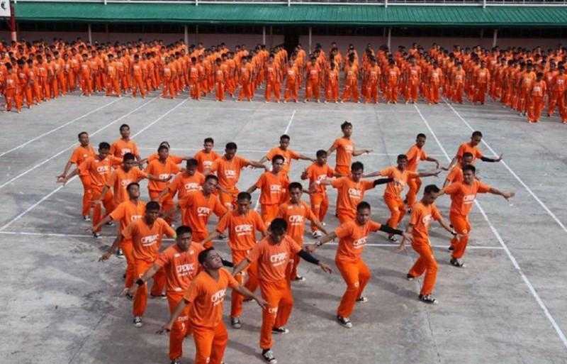 INCRÍVEL coreografia de Michael Jackson realizada por prisioneiros