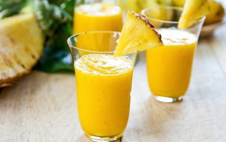 Os 14 benefícios da Vitamina de Abacaxi para sua Saúde vitamina de abacaxi