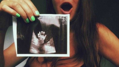 Bebê faz “toca aí” em ultrassom e imagem viraliza f