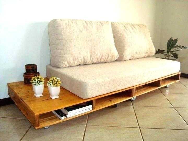 Como fazer um sofá de paletes em casa