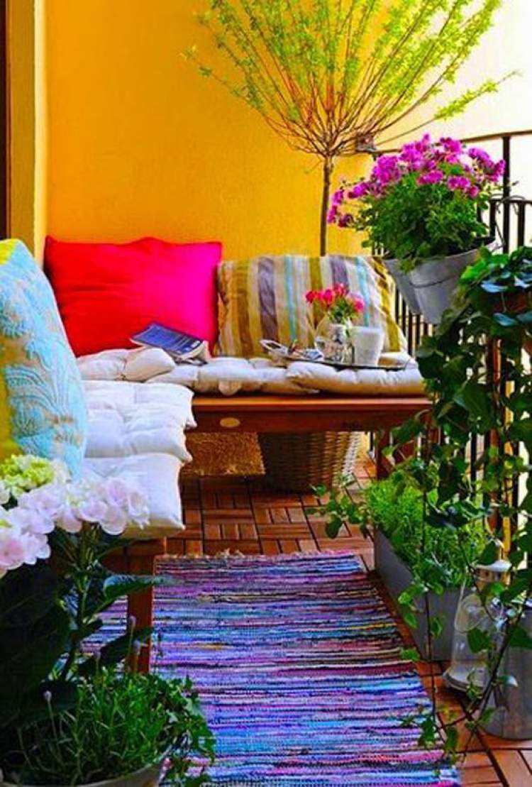 Paredes coloridas para decorar a varanda ou sacada