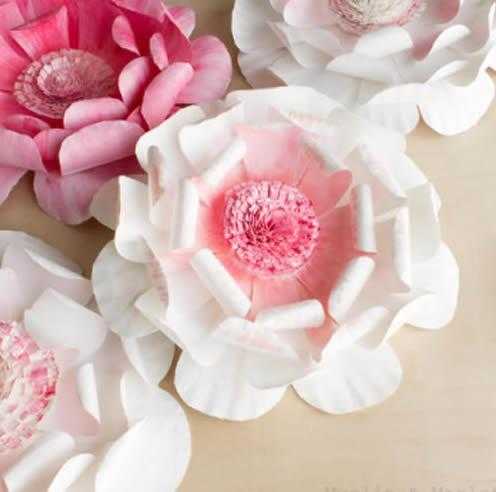 Como fazer flores de pratinhos descartáveis