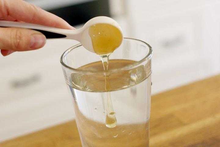 O que acontece se você tomar mel com água em jejum fe