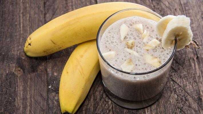 Aprenda a fazer shake proteico de banana r