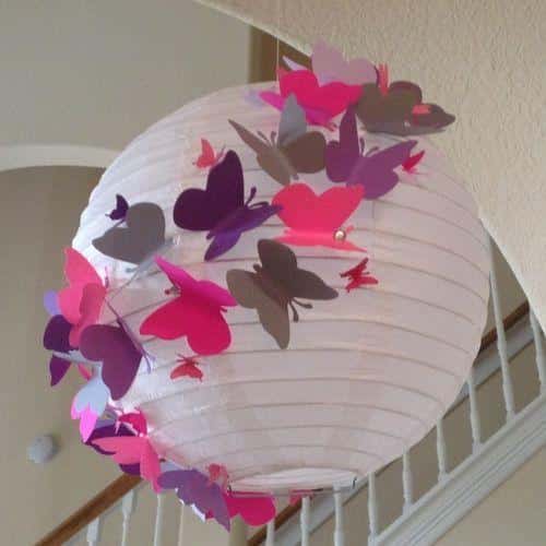 decorando lanterna japonesa com borboletas