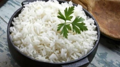 Como fazer arroz de micro-ondas com 4 ingredientes