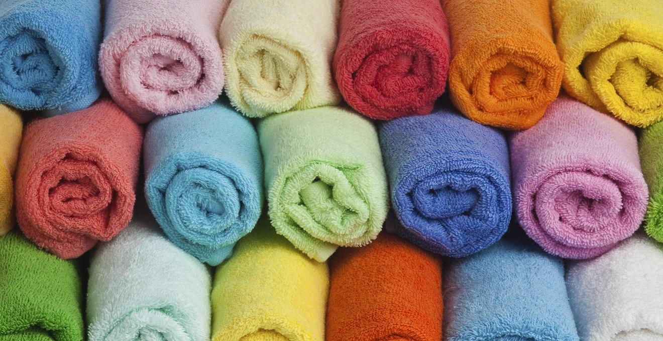 Guardar as toalhas no banheiro pode ser um risco a sua saúde