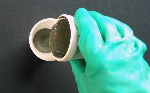 colocação do cimento de Como fazer vaso de cimento