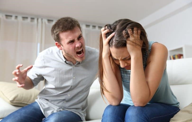 12 sinais de um relacionamento abusivo