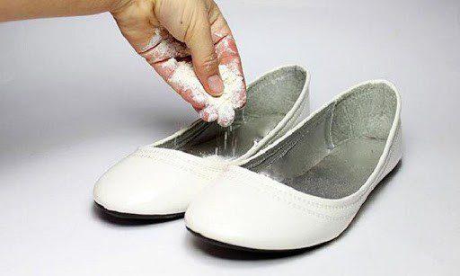 5 truques para eliminar mau cheiros nos seus sapatos
