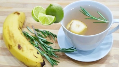 Chá de banana com alecrim e limão