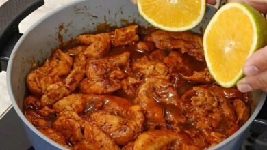 Frango na panela que desmancha na boca com suco de laranja e molho barbecue uma delícia