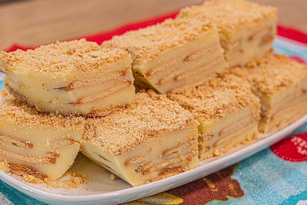 Torta de bolacha bem cremosa e deliciosa que você não gasta quase nada para preparar