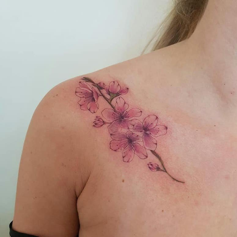 100 imagens de tatuagens femininas no ombro para te inspirar