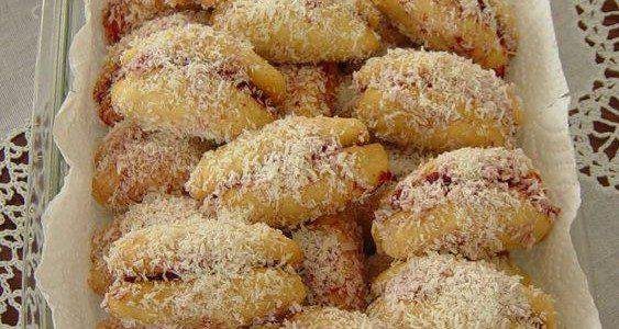 1749101804 Bolinho Santo Antonio Recheado de Goiabada bolinho santo antÔnio, eu sou viciada, faÇo essa delÍcia toda