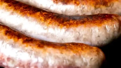 A receita tradicional de salsicha italiana assada que vai encantar os paladares