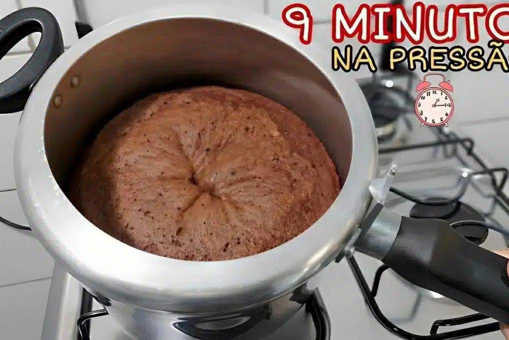 1749164352 Receita de bolo de panela de pressao pronto em 9 Click Bolso Receitas