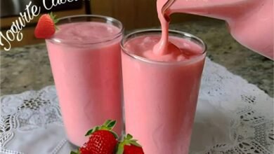 Iogurte caseiro de morango delicioso, muito mais gostoso que o de mercado
