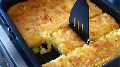 Bolo mané pelado simples e fácil basta misturar todos os ingredientes e levar para assar