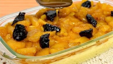 Sobremesa de Abacaxi com pedaços da fruta