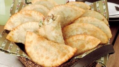 Pastelzinho de carne com queijo
