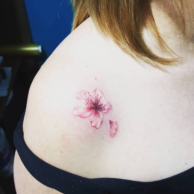 100 imagens de tatuagens femininas no ombro para te inspirar