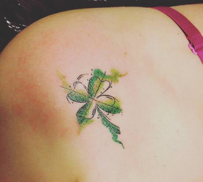 100 imagens de tatuagens femininas no ombro para te inspirar