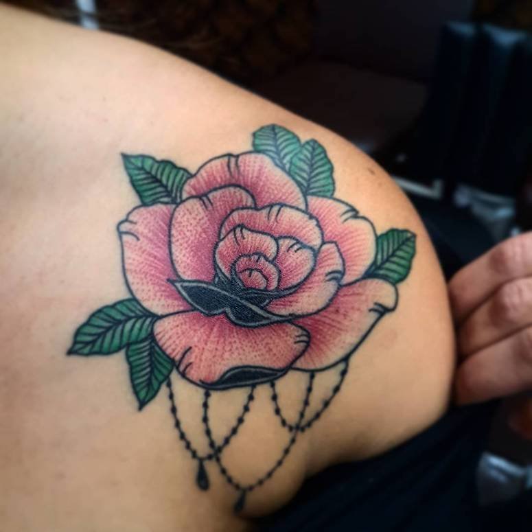 100 imagens de tatuagens femininas no ombro para te inspirar
