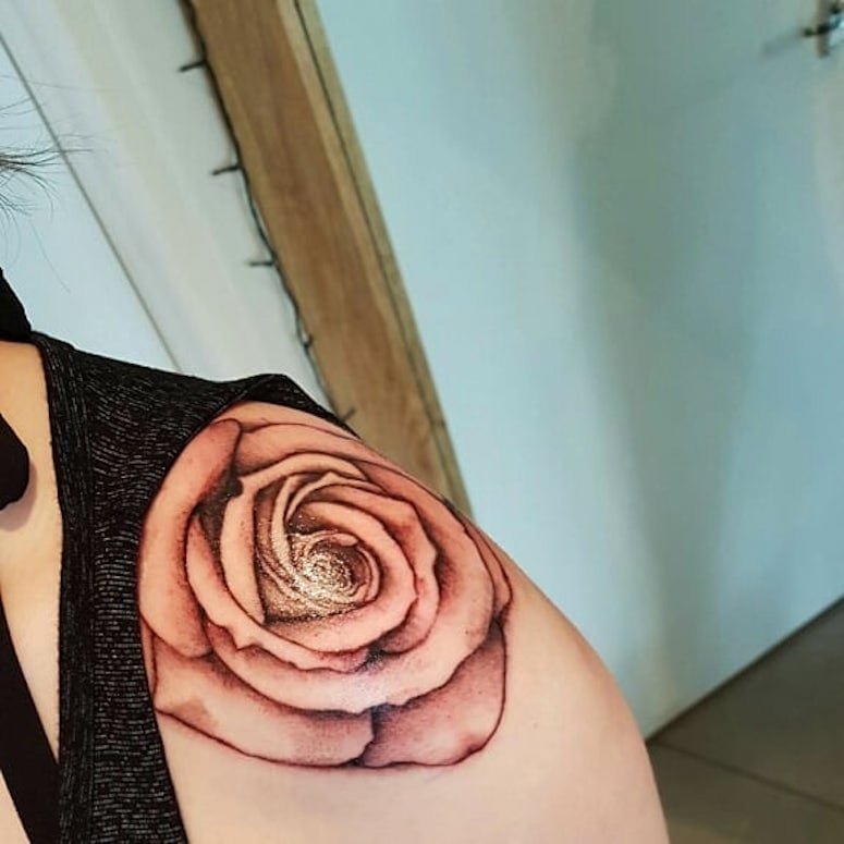 100 imagens de tatuagens femininas no ombro para te inspirar