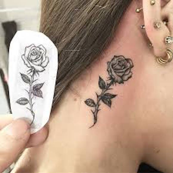1749788275 131 Modelos de tatuagens de flores delicadas e femininas tatuagem flores