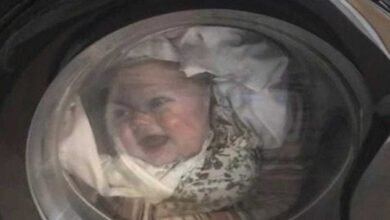 Pai quase infarta após mãe pôr camiseta com rosto de seu bebê pra lavar
