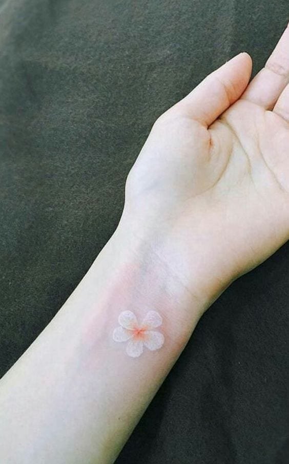 100 tatuagem de flores para você se inspirar a fazer