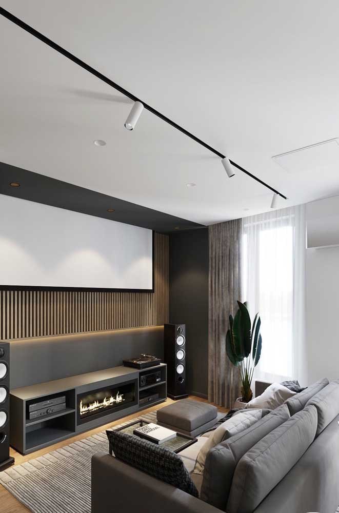 Nada melhor do que ter uma sala de TV para descansar depois de um dia cansativo.