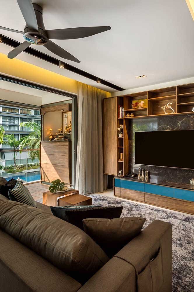A sala de TV deve ser um dos espaços mais confortáveis da casa.