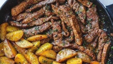 Bife de Frigideira na Manteiga de Alho com Batatas