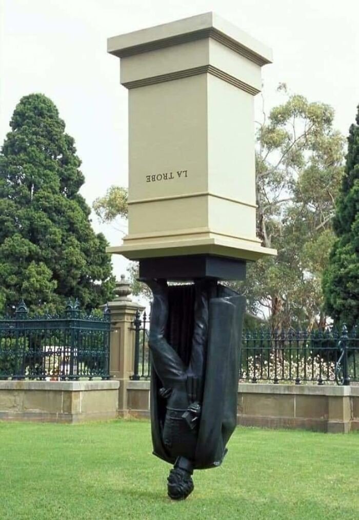 1750457863 6 20 esculturas pelo mundo que mereciam um premio pela bizarrice