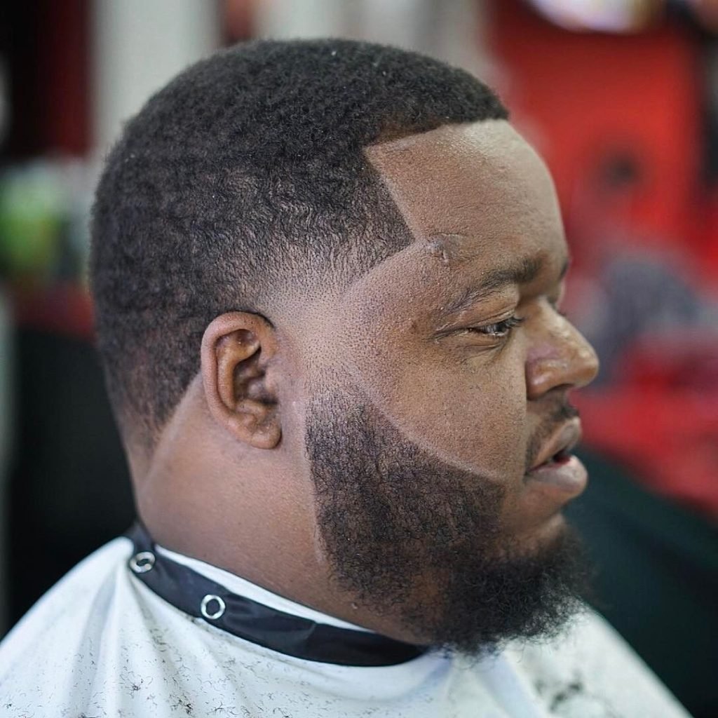 Taper Fade e barba cheia