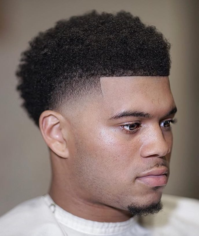 Curto Afro com Temple Fade