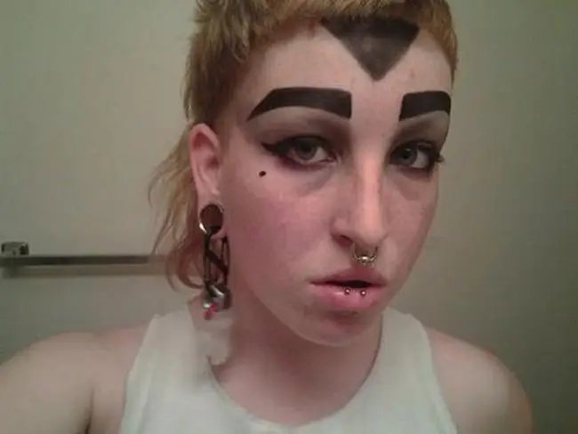 22 Mulheres que queriam ficar mais bonitas…mas deu MUITO errado
