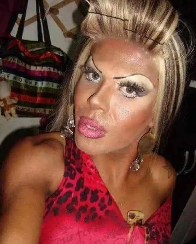 22 Mulheres que queriam ficar mais bonitas…mas deu MUITO errado