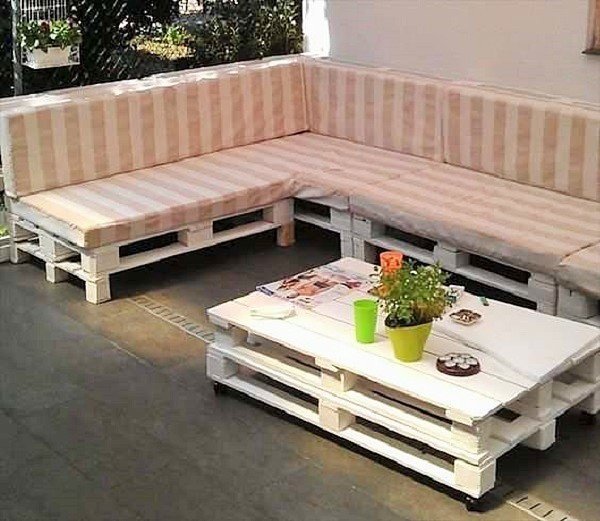 sofa de palelt com mesinha sofa de palelt com mesinha