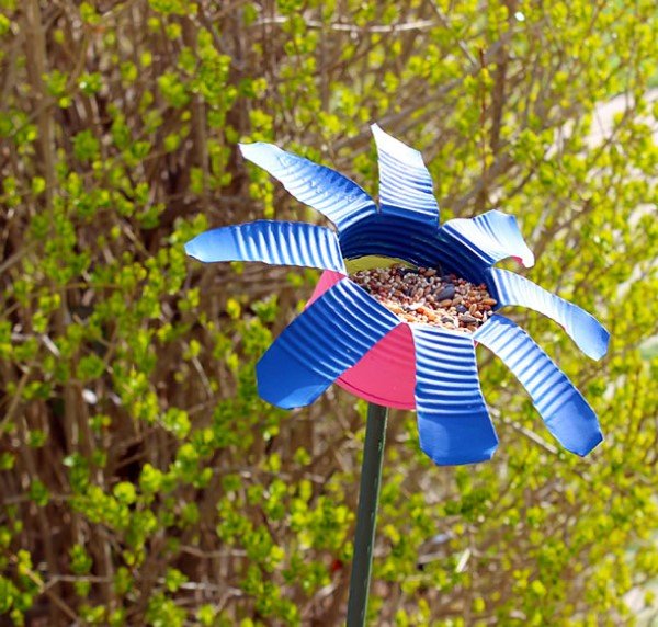 1750698013 416 14 ideias para flores de material reciclavel flor reciclada com copo de plástico