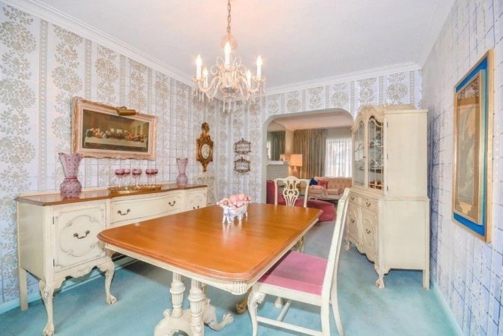 14667 4 - Uma senhora de 96 anos quer vender sua casa. O corretor não acredita no que encontrou dentro