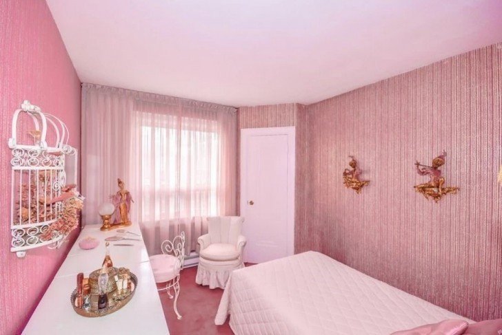 14667 9 - Uma senhora de 96 anos quer vender sua casa. O corretor não acredita no que encontrou dentro