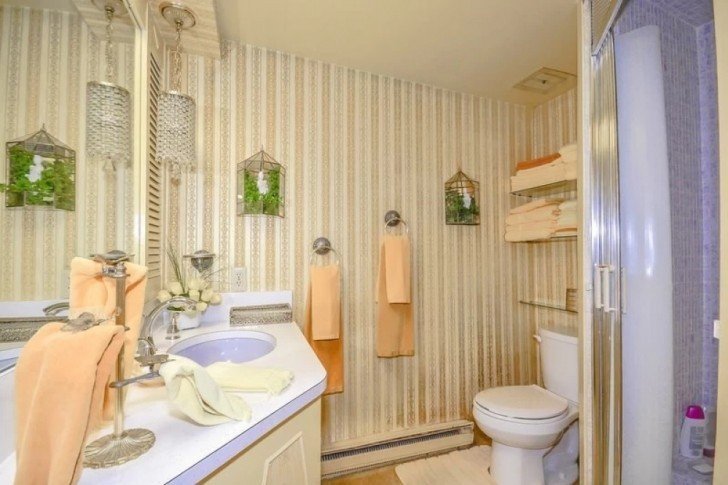 14667 12 - Uma senhora de 96 anos quer vender sua casa. O corretor não acredita no que encontrou dentro