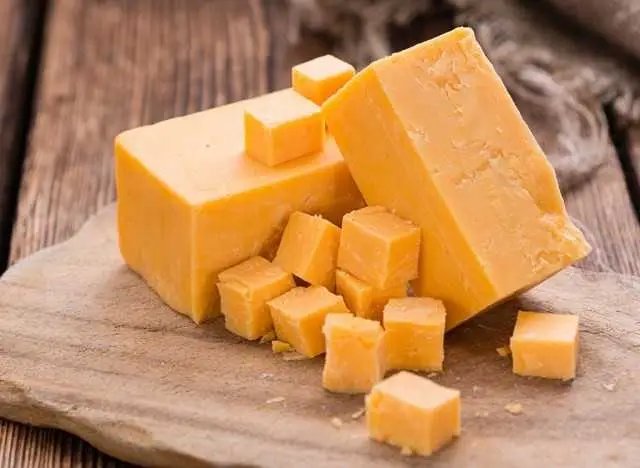 Queijo cheddar é rico em zinco Queijo cheddar é rico em zinco