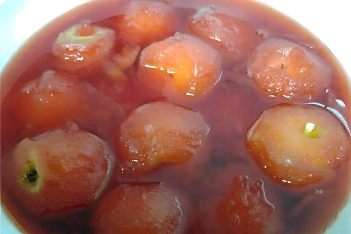 Maçã em calda na panela de pressão