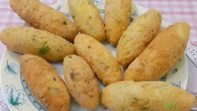 Bolinho de mandioca com recheio de carne moída